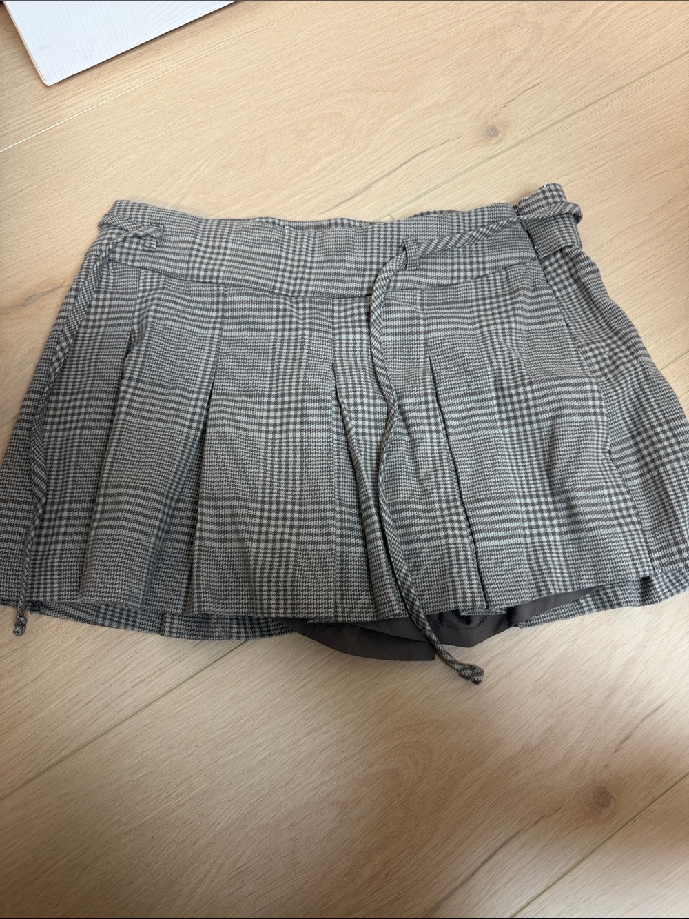 Hollister Gray Plaid Pleated Skort with Side Tie